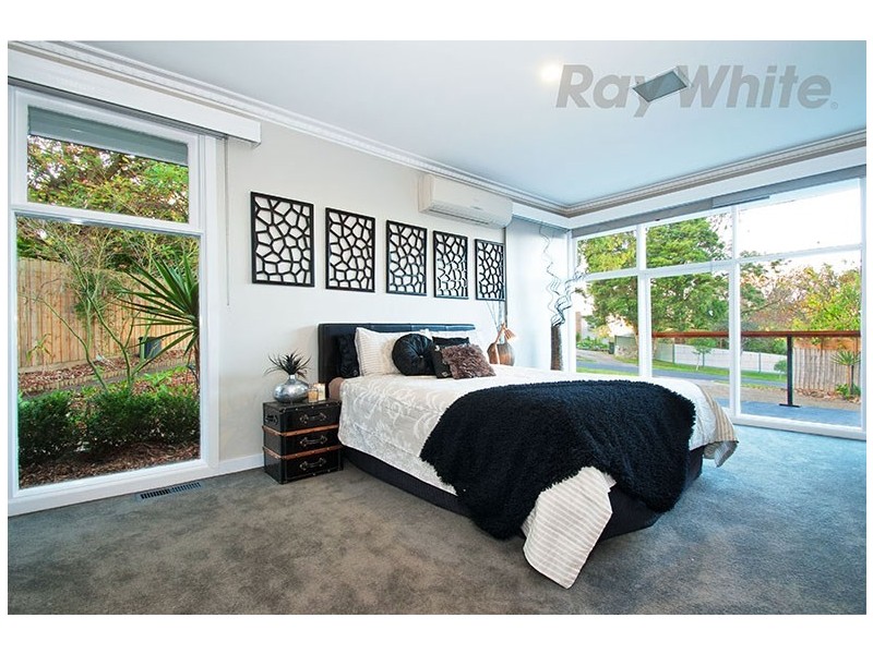 34 MOORE Avenue, Croydon VIC 3136