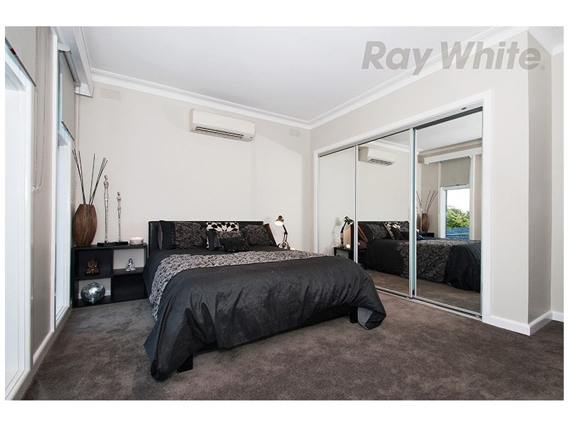 34 MOORE Avenue, Croydon VIC 3136