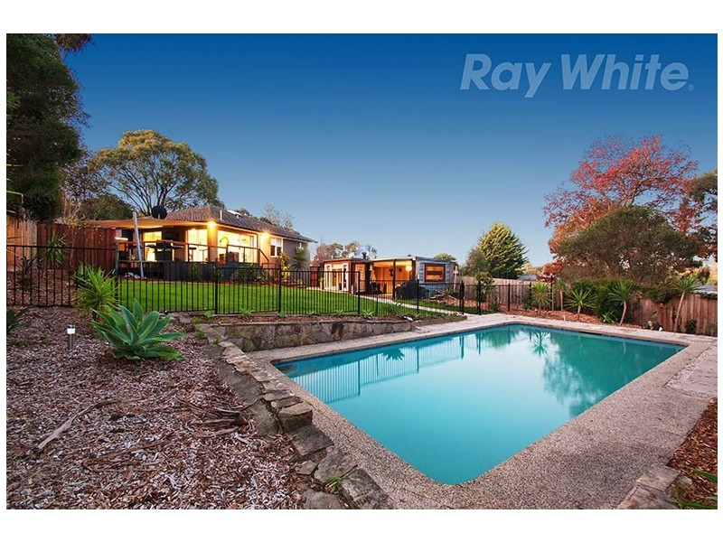 34 MOORE Avenue, Croydon VIC 3136