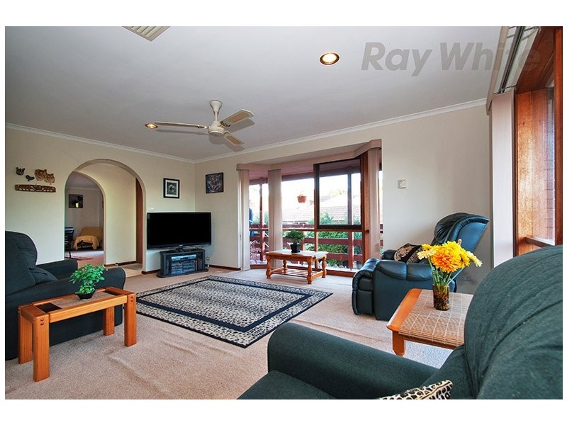 17 PATTERDALE Court, Croydon Hills VIC 3136