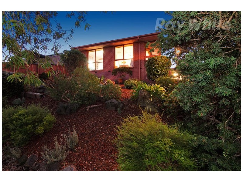 17 PATTERDALE Court, Croydon Hills VIC 3136