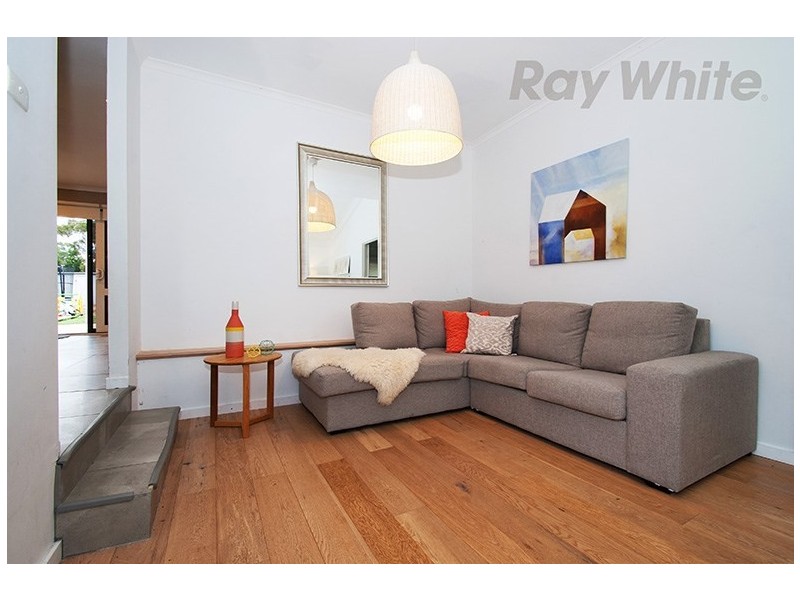 8 Eskdale Drive, Croydon Hills VIC 3136