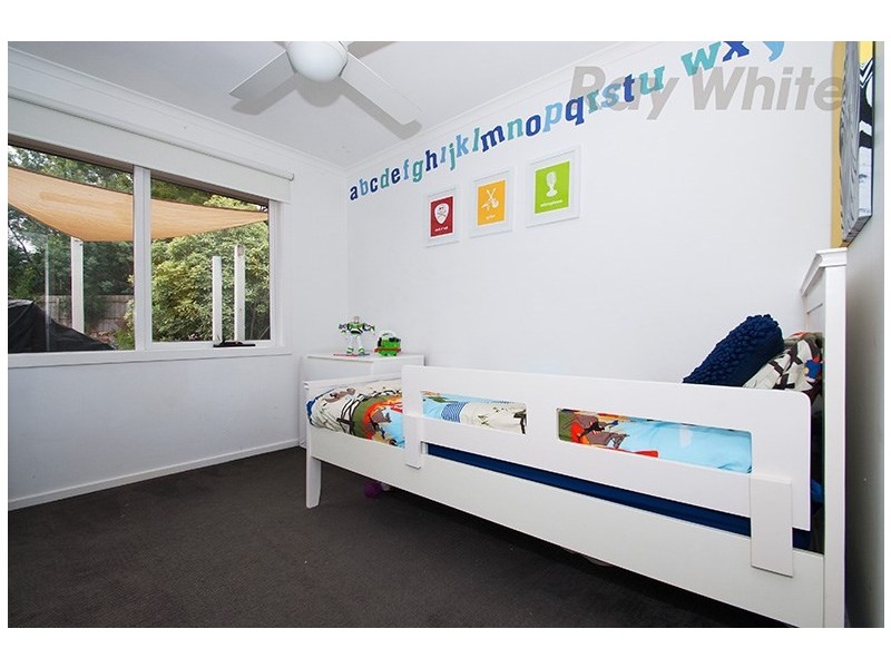 8 Eskdale Drive, Croydon Hills VIC 3136