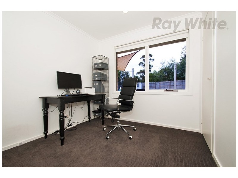 8 Eskdale Drive, Croydon Hills VIC 3136