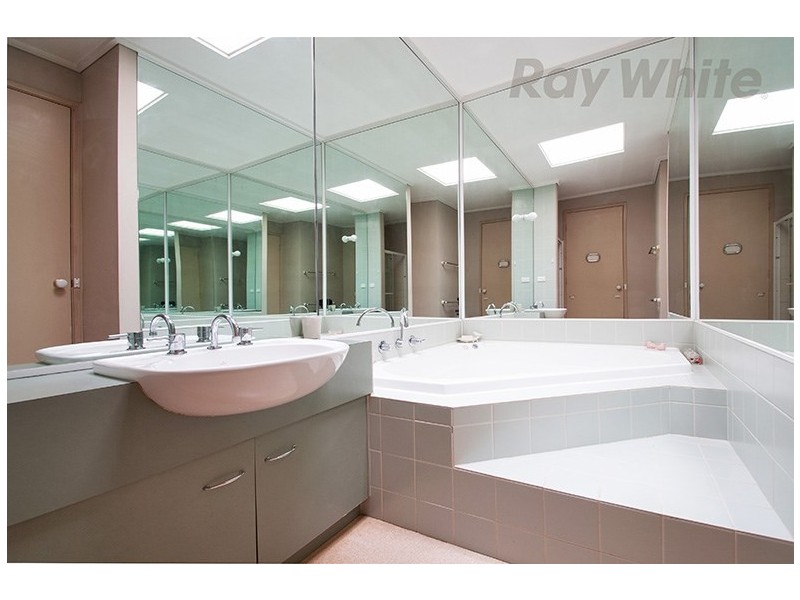 111 LINCOLN Road, Croydon VIC 3136