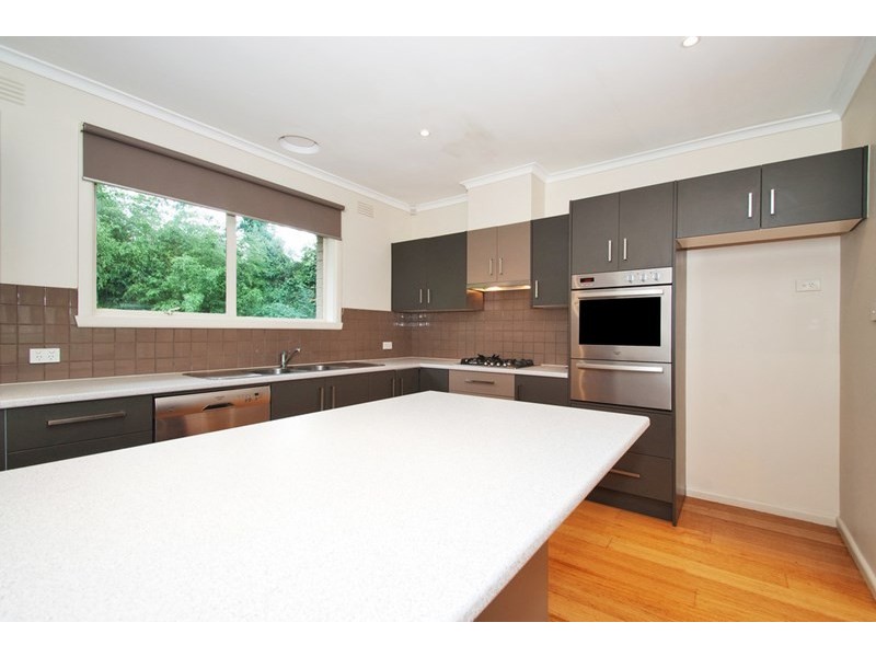 2 Mackenzie Court, Croydon South VIC 3136