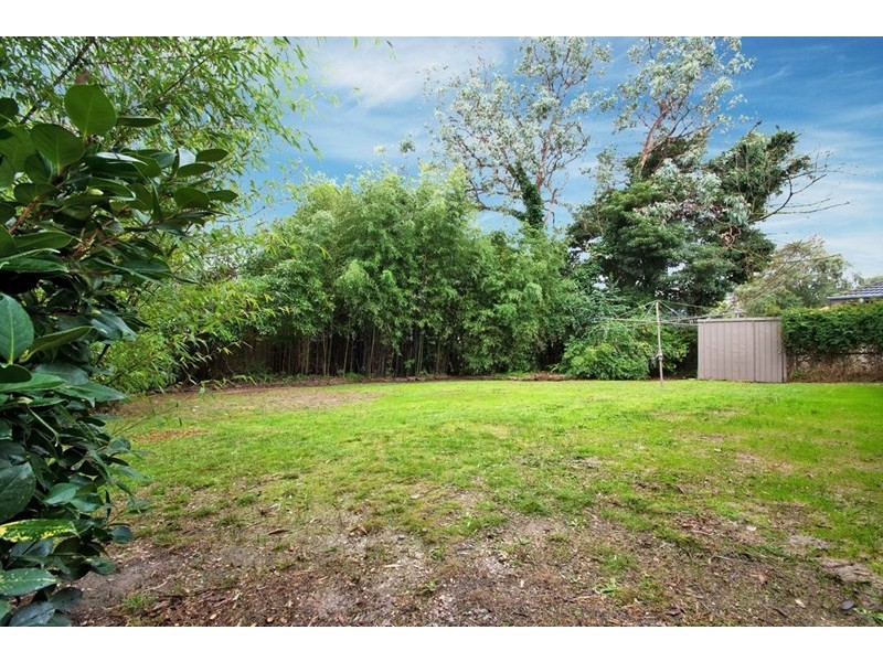 2 Mackenzie Court, Croydon South VIC 3136