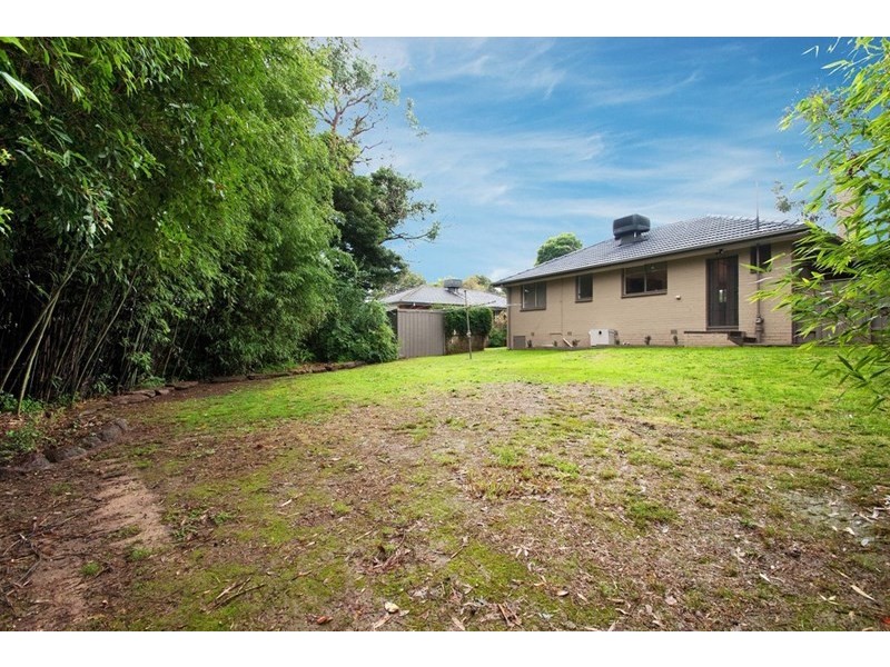 2 Mackenzie Court, Croydon South VIC 3136