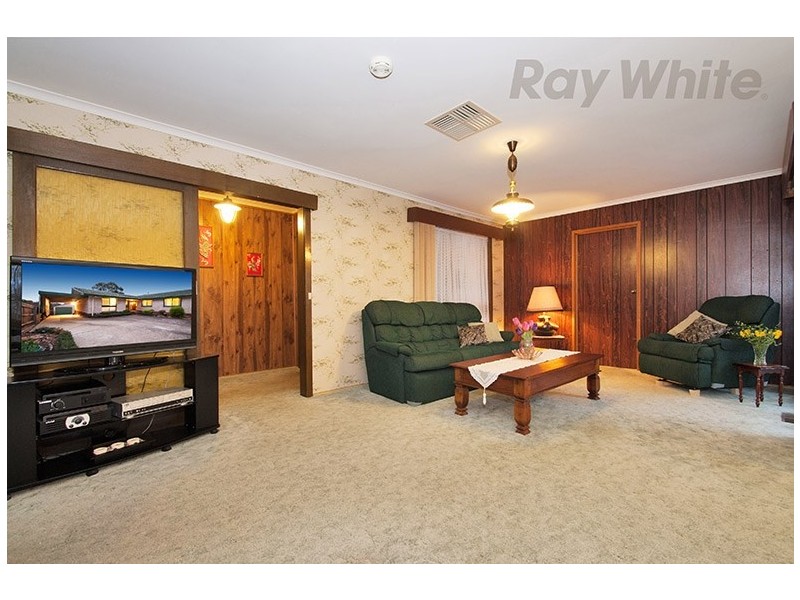 18 MEADOWGATE Drive, Chirnside Park VIC 3116