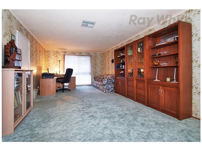 18 MEADOWGATE Drive, Chirnside Park VIC 3116