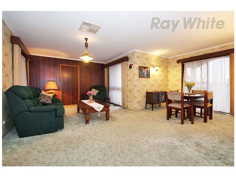 18 MEADOWGATE Drive, Chirnside Park VIC 3116