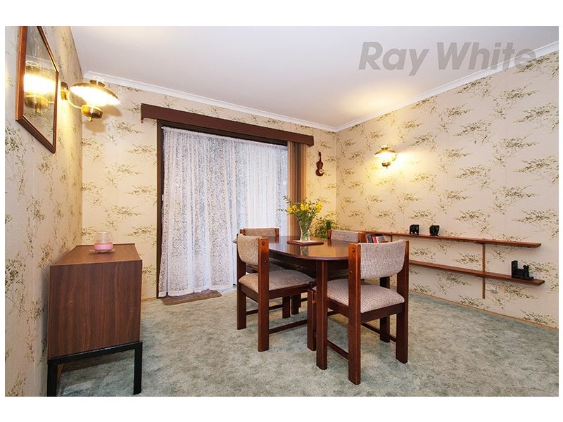 18 MEADOWGATE Drive, Chirnside Park VIC 3116