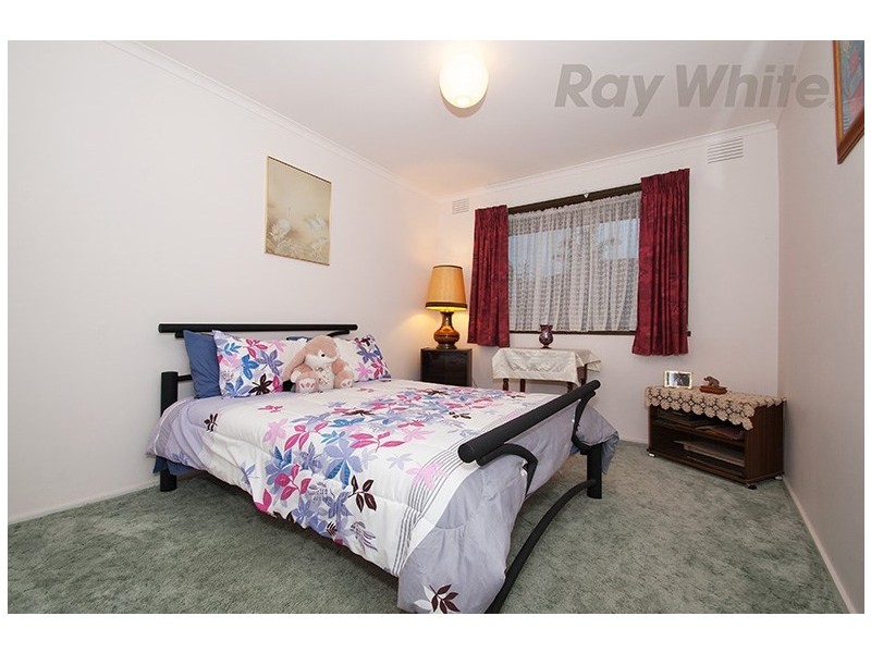 18 MEADOWGATE Drive, Chirnside Park VIC 3116
