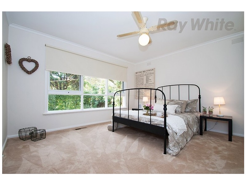 37 TAYLORS Road, Croydon VIC 3136