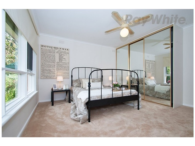 37 TAYLORS Road, Croydon VIC 3136
