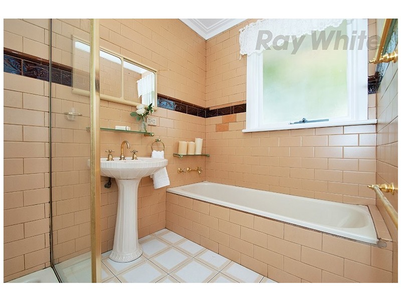 37 TAYLORS Road, Croydon VIC 3136