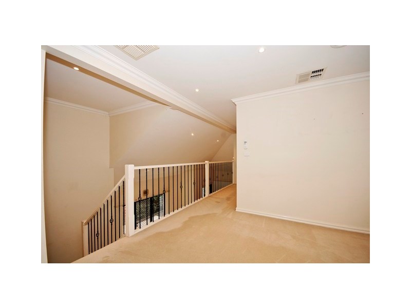 1/52 Dorset Road, Croydon VIC 3136