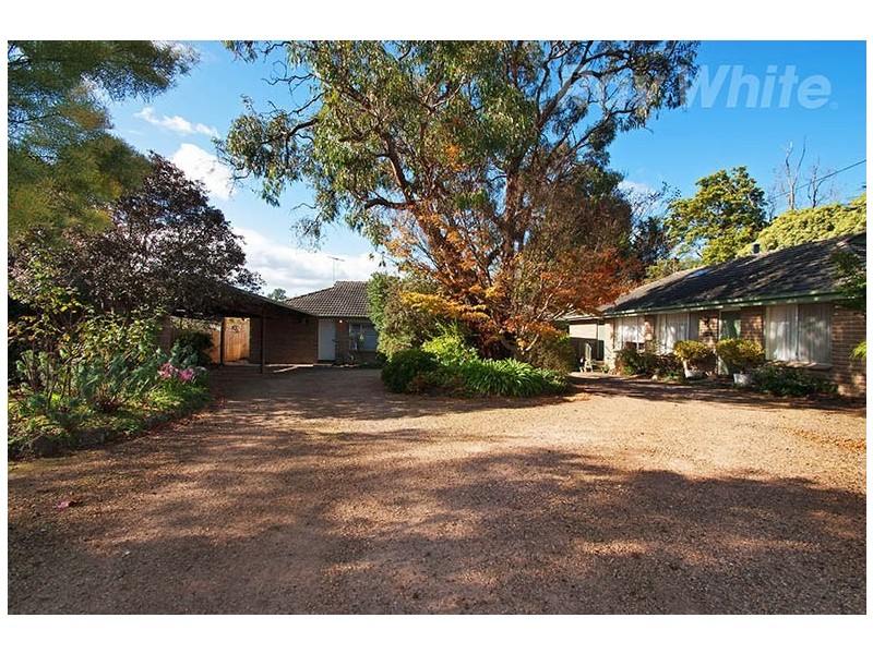 4/2 Henty Court, Croydon VIC 3136