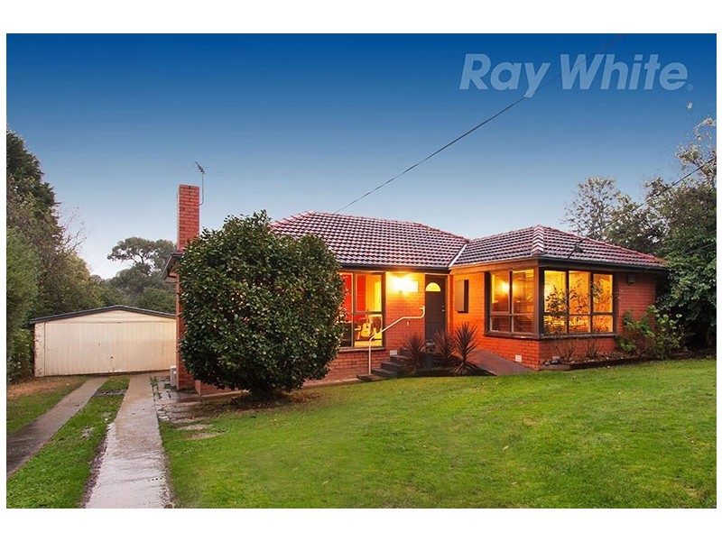 15 GARDENIA Street, Croydon South VIC 3136