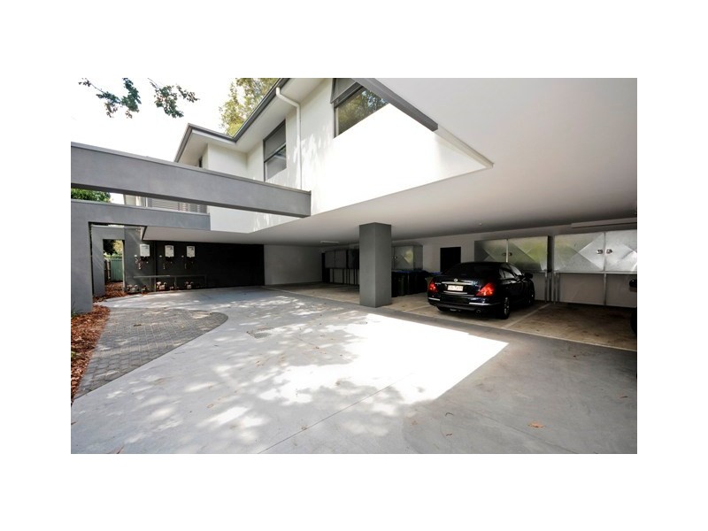 5/6 NORTON Road, Croydon VIC 3136