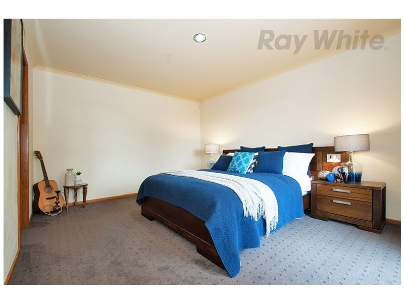 12 LATROBE Court, Croydon Hills VIC 3136