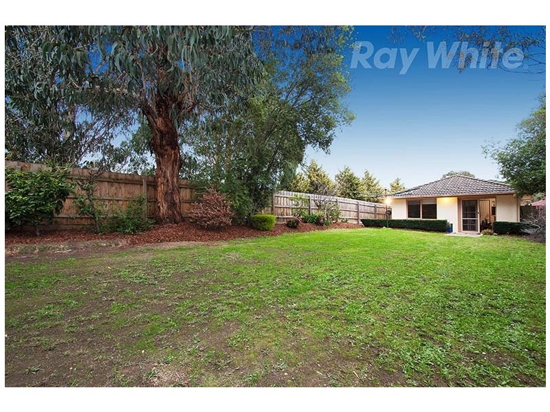 12 LATROBE Court, Croydon Hills VIC 3136