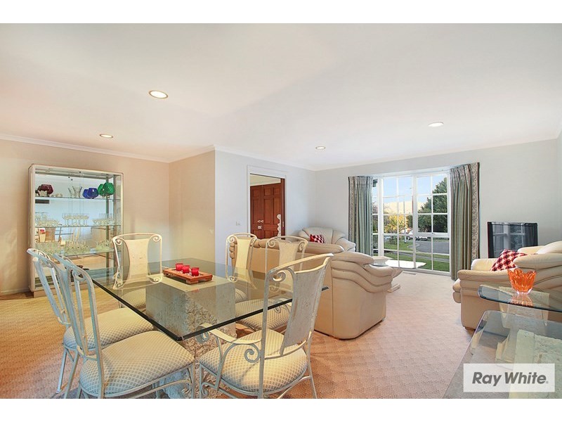 9 Oakbank Court, Mooroolbark VIC 3138