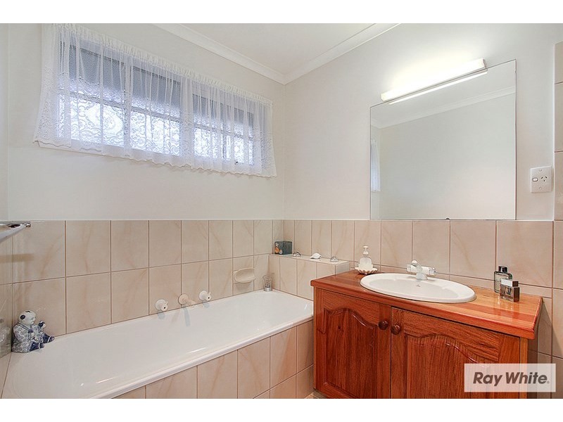 9 Oakbank Court, Mooroolbark VIC 3138