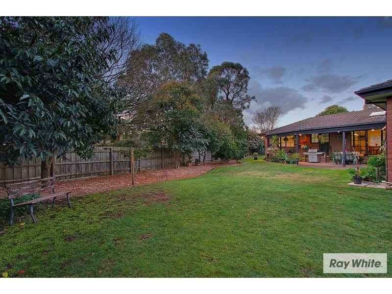 9 Oakbank Court, Mooroolbark VIC 3138