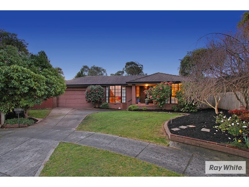 9 Oakbank Court, Mooroolbark VIC 3138