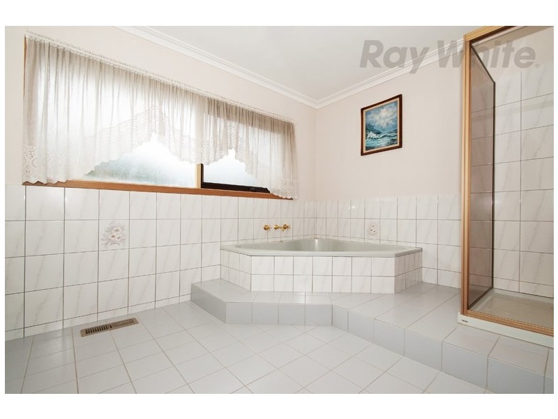 46 Alpine Way, Kilsyth VIC 3137