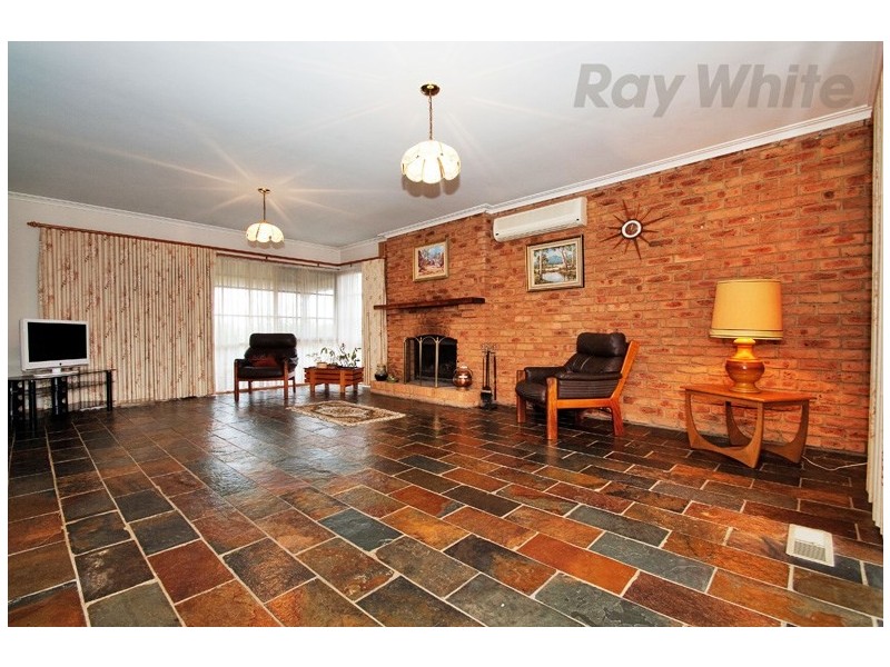 46 Alpine Way, Kilsyth VIC 3137