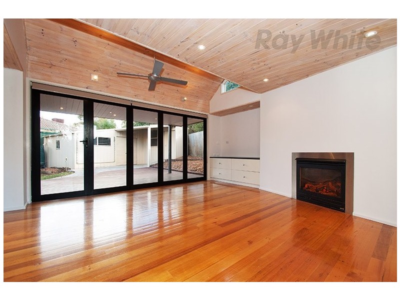 1 PARKLA BRAE, Chirnside Park VIC 3116