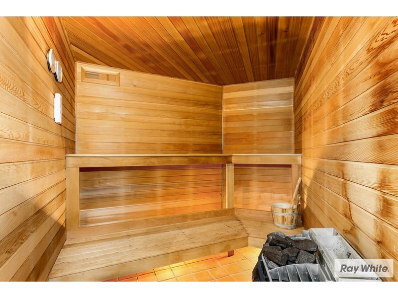 10 STRUAN Avenue, Mooroolbark VIC 3138