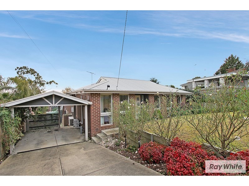 5 BRAMBLEBERRY Lane, Chirnside Park VIC 3116
