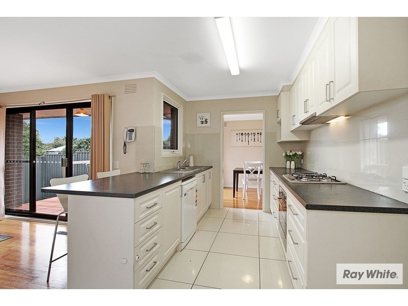 5 BRAMBLEBERRY Lane, Chirnside Park VIC 3116