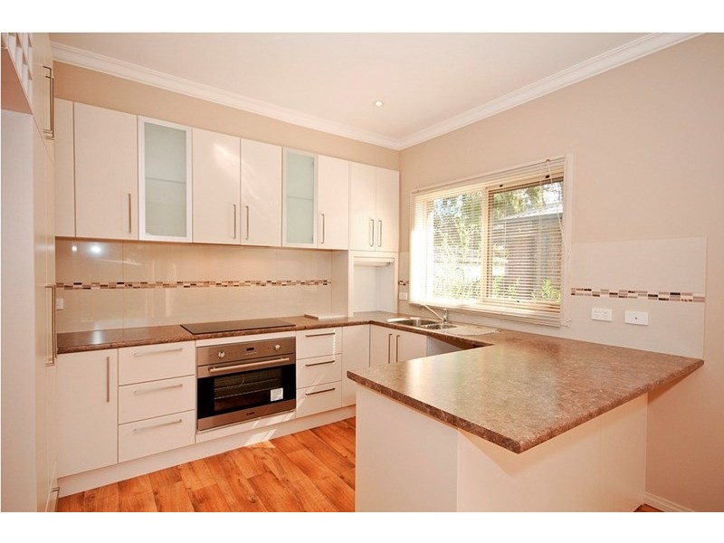 2/5 Moana Drive, Mooroolbark VIC 3138