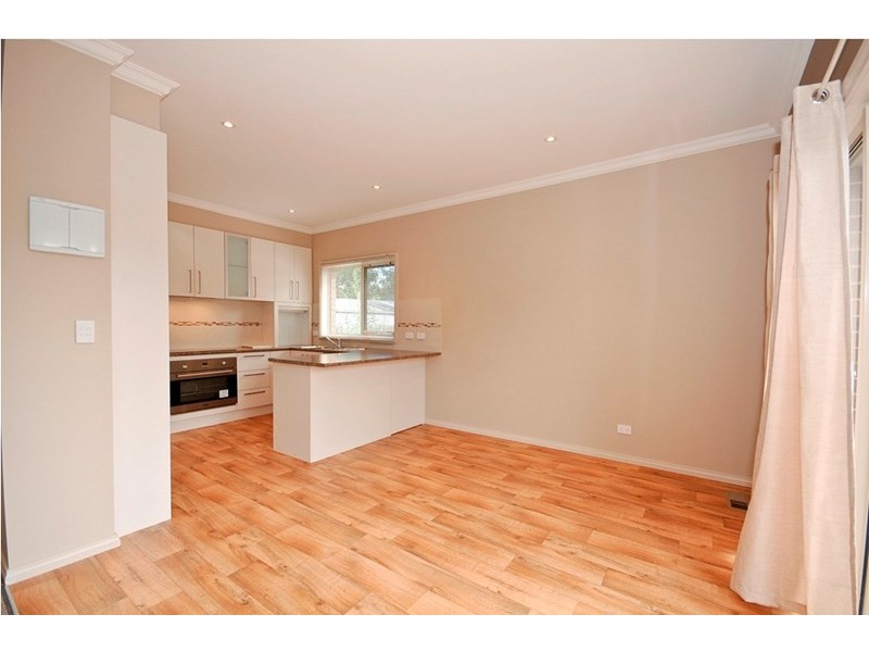 2/5 Moana Drive, Mooroolbark VIC 3138