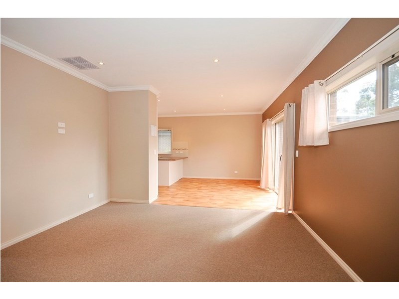 2/5 Moana Drive, Mooroolbark VIC 3138