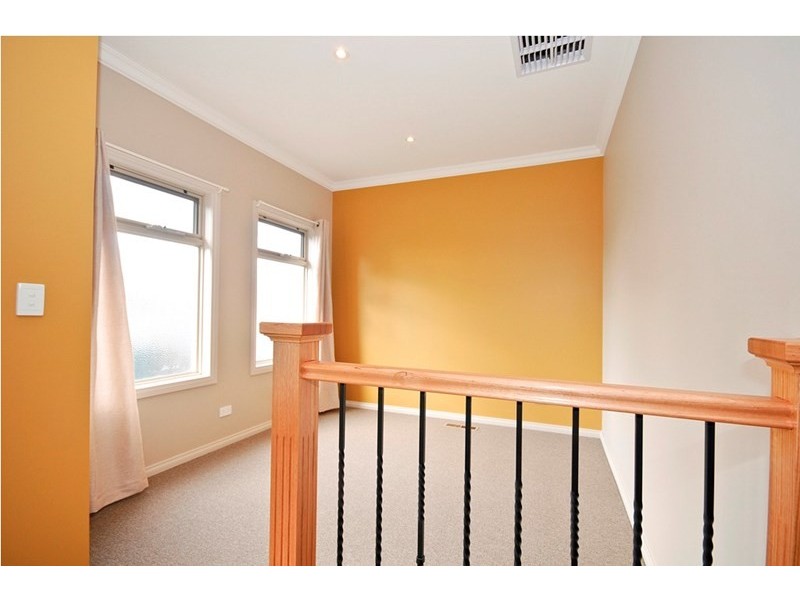 2/5 Moana Drive, Mooroolbark VIC 3138