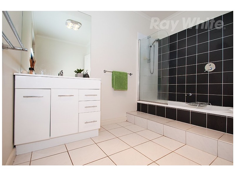 40 Thomas Street, Croydon South VIC 3136