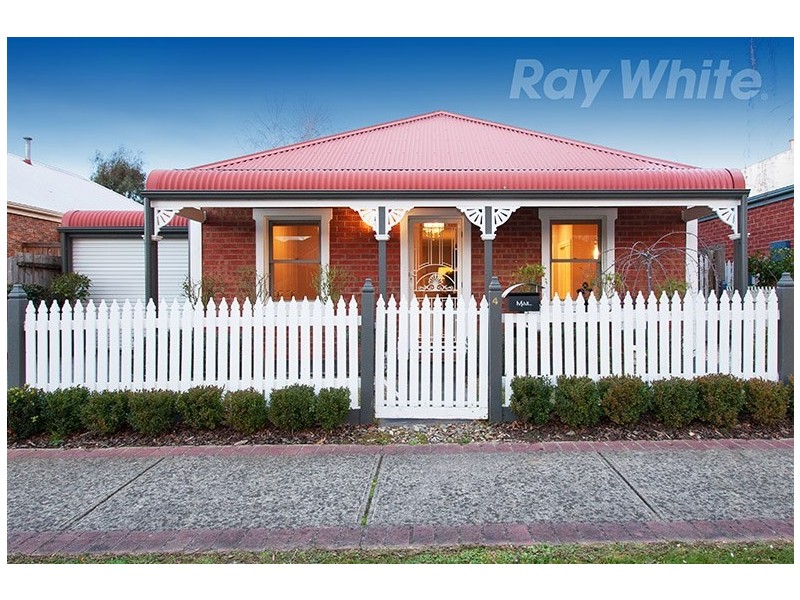 4 ROSEWOOD Place, Chirnside Park VIC 3116