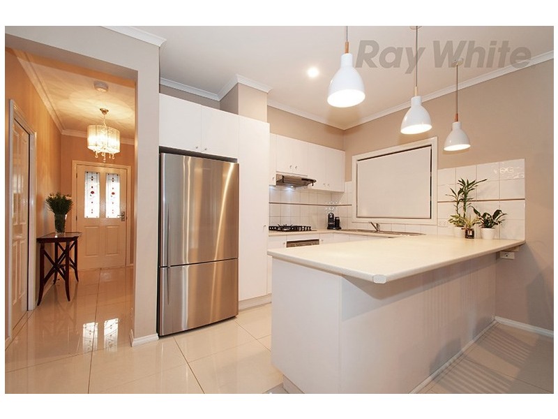 4 ROSEWOOD Place, Chirnside Park VIC 3116