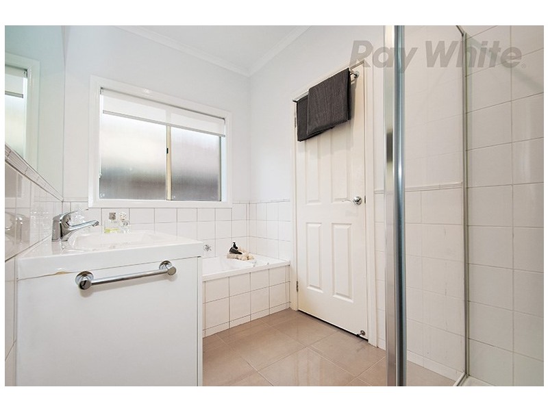 4 ROSEWOOD Place, Chirnside Park VIC 3116