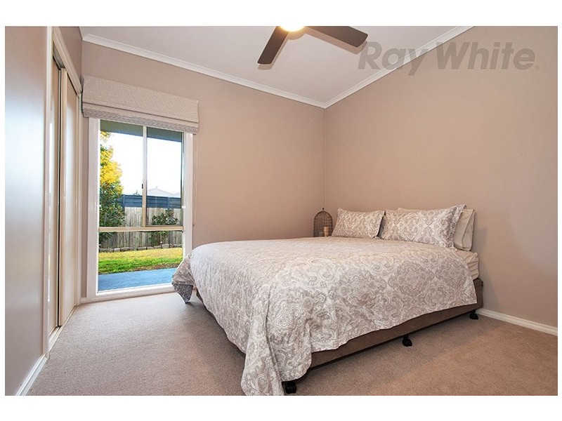 4 ROSEWOOD Place, Chirnside Park VIC 3116