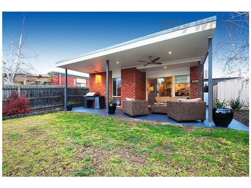 4 ROSEWOOD Place, Chirnside Park VIC 3116