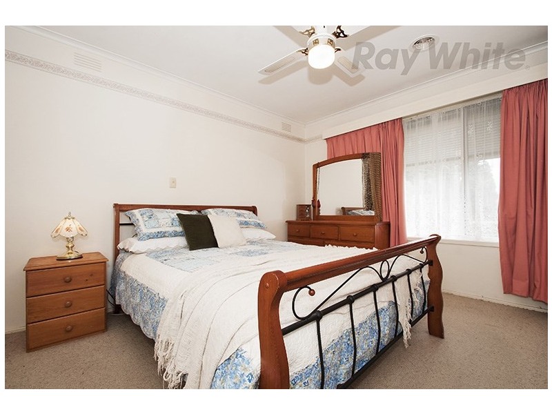 76 GREENSLOPES Drive, Mooroolbark VIC 3138