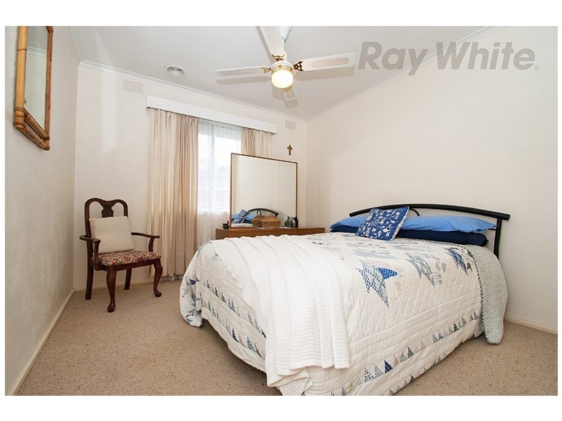 76 GREENSLOPES Drive, Mooroolbark VIC 3138