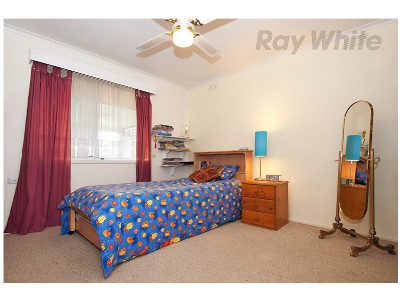 76 GREENSLOPES Drive, Mooroolbark VIC 3138
