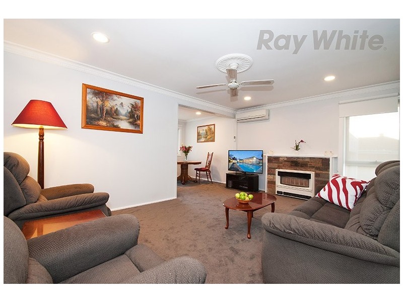 25 Bellara Drive, Mooroolbark VIC 3138